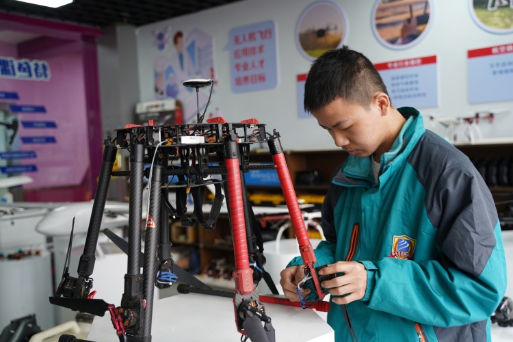 新华新起点,打工人重返校园是一种什么样的体验?