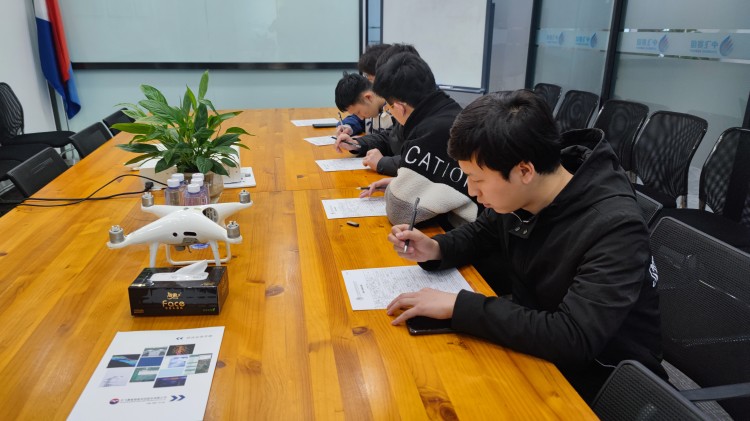 就业难度更升级!成都新华高级技工学校就业再争潮头