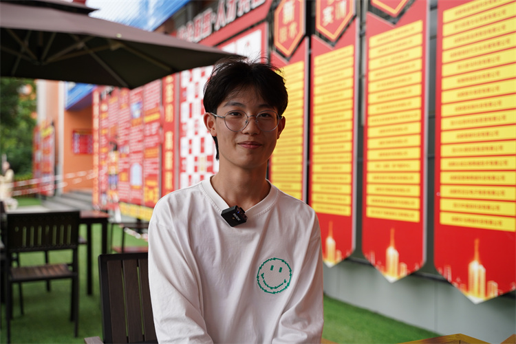 电竞少年:以热爱为青春正名,以拼搏为梦想加冕