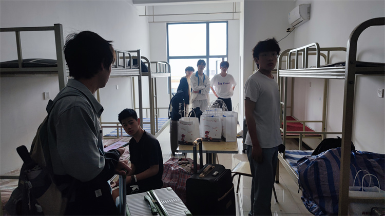 不负韶华,再攀高峰!新华京东社会实践欢送会