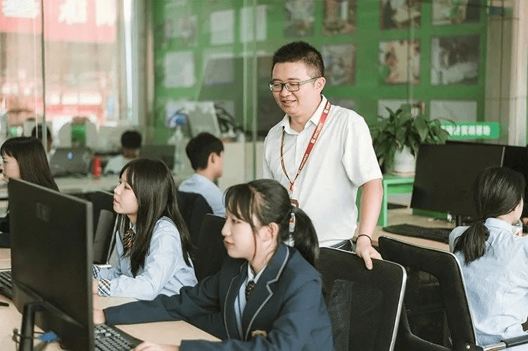 打工返乡压力大,学一门技术高薪就业