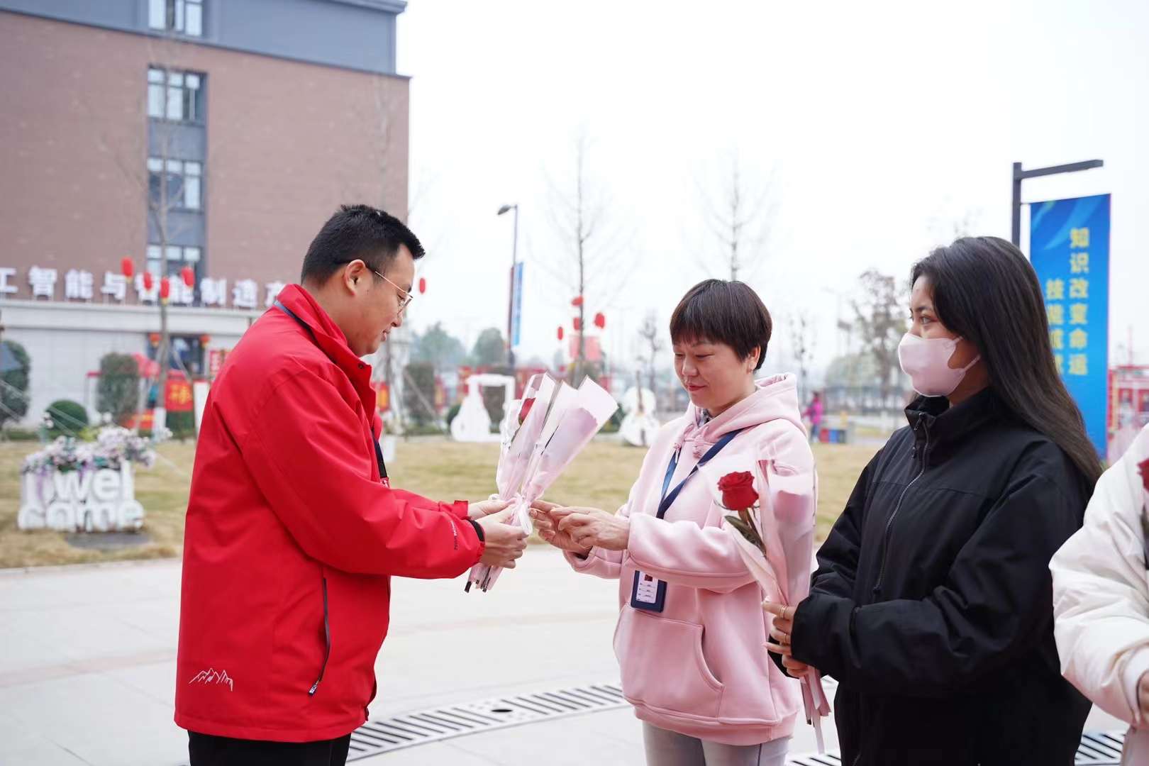 妇女节!献给所有成都新华的女老师们