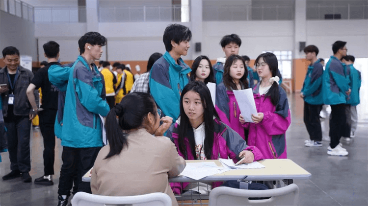 100+岗位来袭,成都新华这场招聘会,厉害