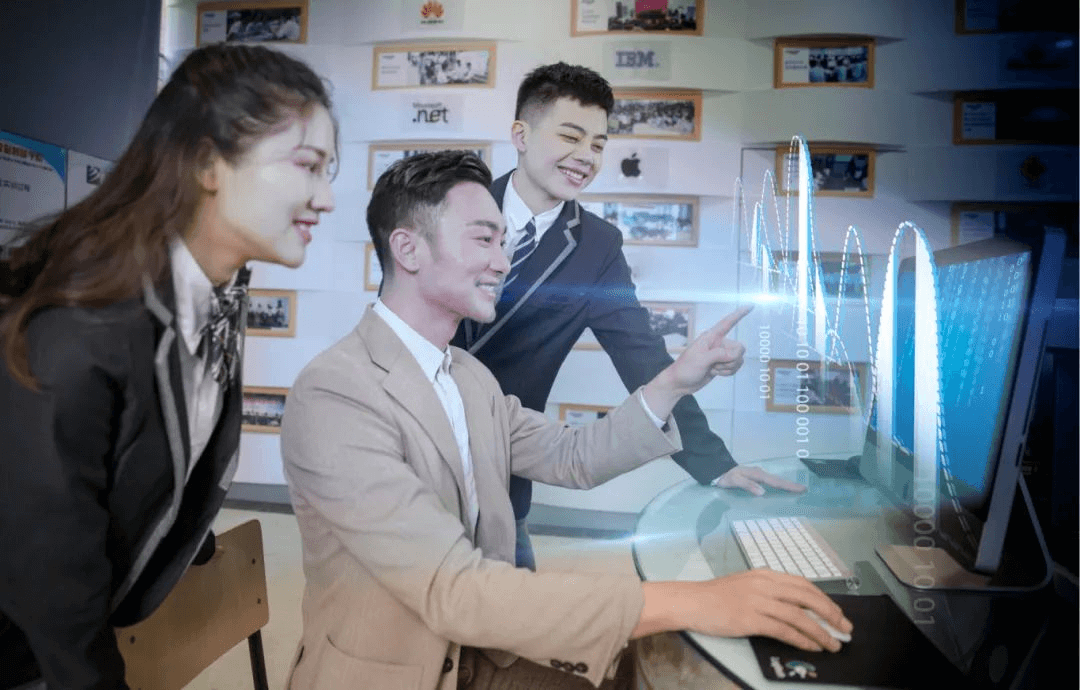 “白领”过剩?有一技之长更有安全感!