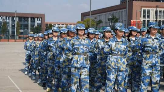 <b>成都新华2024年秋季新生军事素质拓展训练</b>