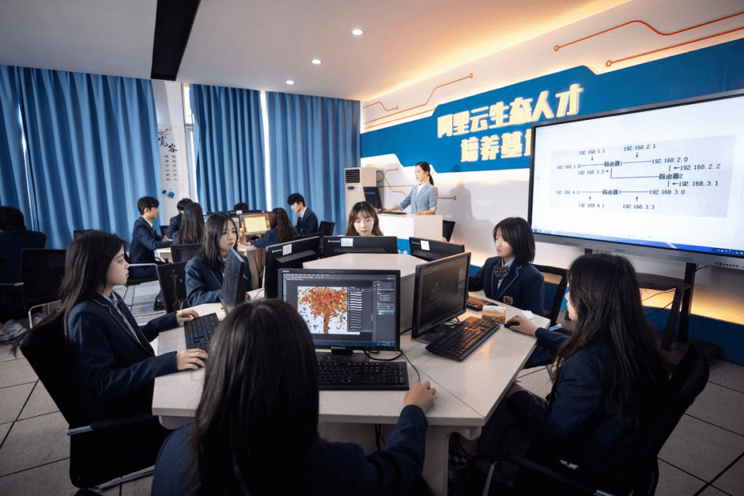 学技能不设限!成都新华多元课程,总有一个适合你