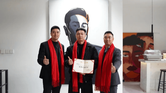 <b>优秀校友反哺母校,共建校企合作新基地</b>