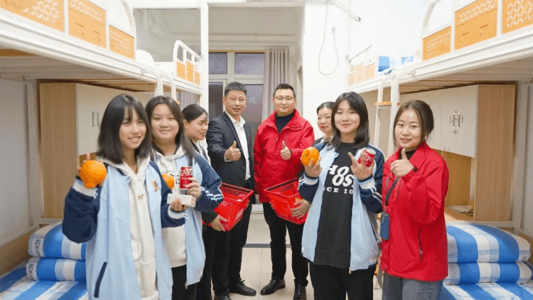 初入新华的新生们，在学校学习生活是什么样的？