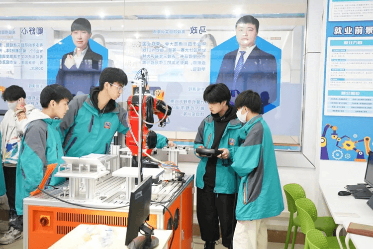 2025年春季学位告急,千万不能错过春季报名!