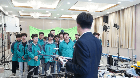 就业寒冬，初高中生考不上大学，出