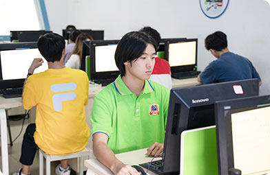 四川新华电脑学院VR虚拟现实体验厅